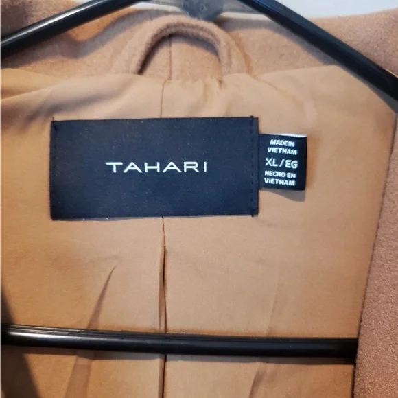 Tahari Camel Belted Trench Coat New no Tags - Picture 3 of 4